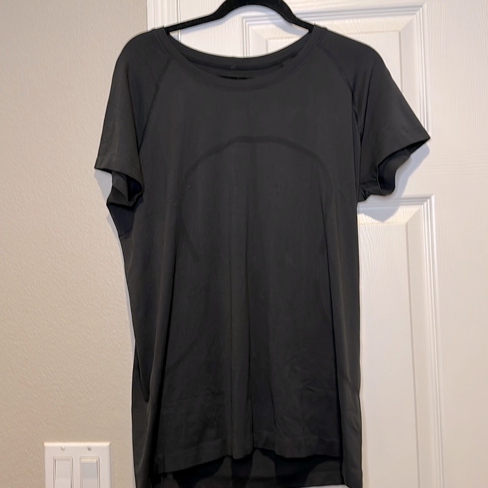 Swiftly Tech Short-Sleeve Shirt